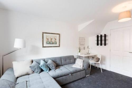 Comfy 4-Bedrooms retreat in Walsall -Modern 3 Bathrooms-Sleeps 9 gîte à louer Walsall