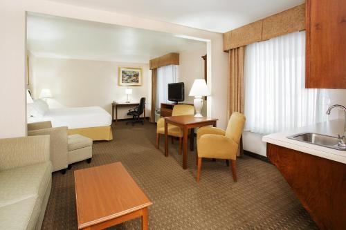 Holiday Inn Express Hotel & Suites Marion, an IHG Hotel