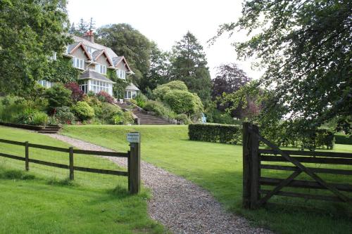 Iekārtas, Knapp House Lodges in East Anstey