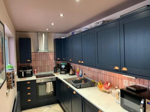 3 bedroom house- East Belfast in Sydenham