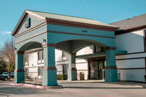 Quality Inn & Suites Irving DFW Airport South, Irving