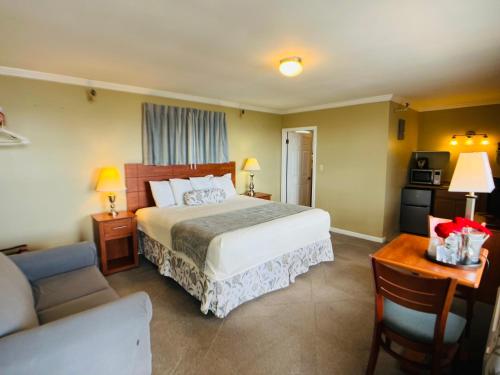 King Room with Kitchenette