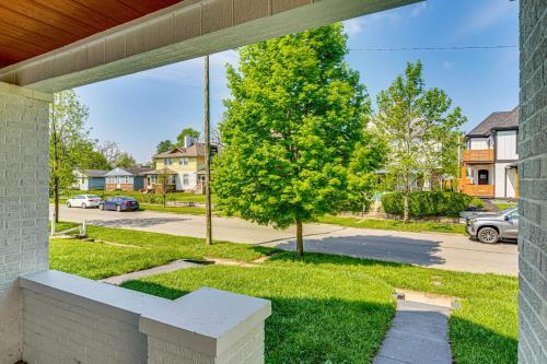 2 Mi to Mass Ave Indianapolis Townhome Near Parks near พิพิธภัณฑ์เด็กอินเดียน่าโพลิส