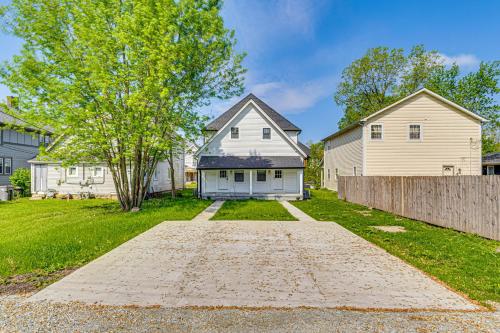 2 Mi to Mass Ave Indianapolis Townhome Near Parks near พิพิธภัณฑ์เด็กอินเดียน่าโพลิส