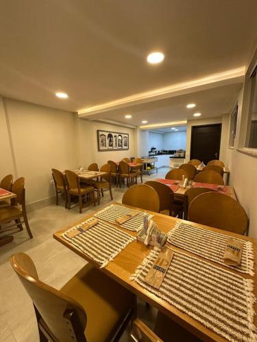 طعام و مشروبات, Palace Hotel in آنجرا دوس ريس