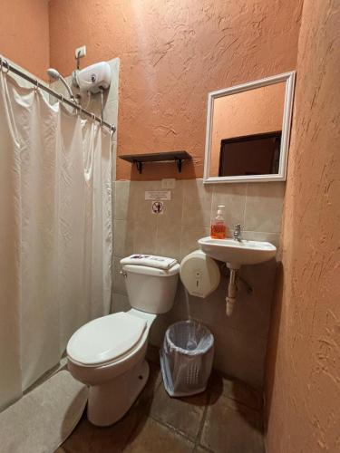 Hotel Chilero Y Café, Антигуа-Гуатемала (фото 6)