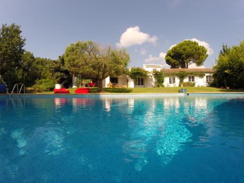 La Bastide Blanche – khách sạn tại Les Arquets