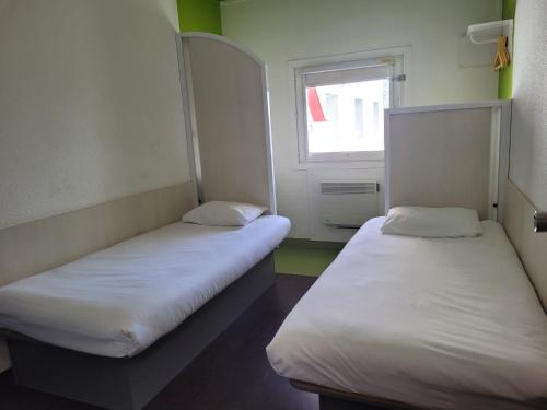 TIP HOTEL CAMBRAI ex HOTEL F1 Room Type - Standard Twin Room