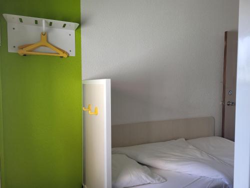 hotelF1 Cambrai - image 12