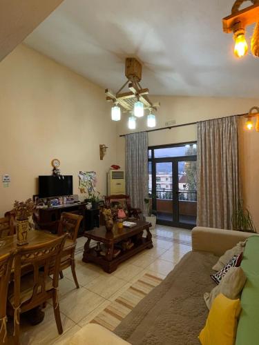 Cozy big apartment with balcony, Tirana (photo 9)