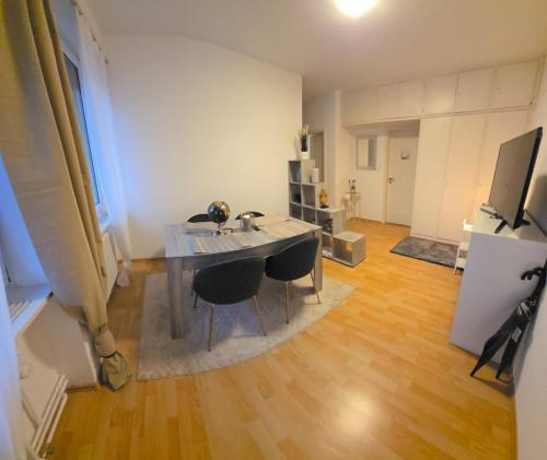 LaCasa-Mia Apartment Basel, Базель (фото 7)