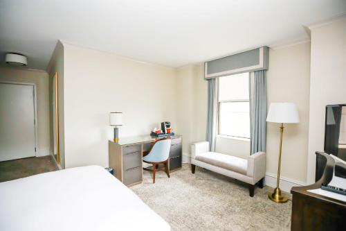 Dunhill Hotel - main image
