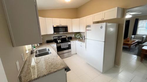 Konyha, BlockHaven near Legoland, Disney in Eagle Lake (FL)