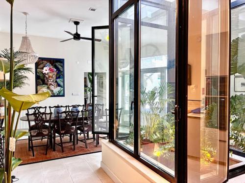 The Palm Tree House Alentejo Private swimming pool 6 suites Iconic Palm tree in อัลวิโต