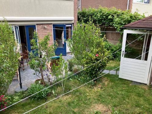 House and garden in Soestduinen