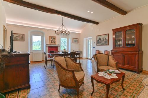 2 bedrooms, 3 beds