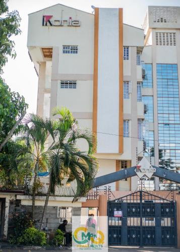 CMQ Apartments in คีซูมู