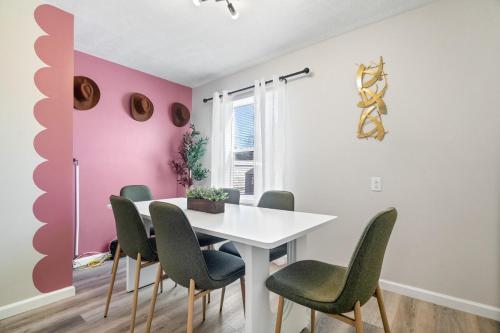 Game Room Retreat with Firepit and Gym, Sleeps 12 near Indianapolis Múzeum