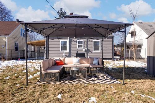 Game Room Retreat with Firepit and Gym, Sleeps 12 near Indianapolis Múzeum