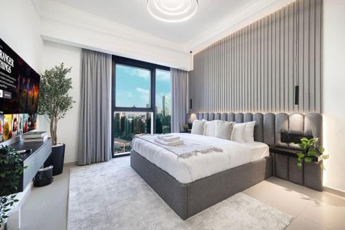 12min-walk Burj Khalifa & Dubai Mall - 2BR 10 Guests, Dubai (photo 2)