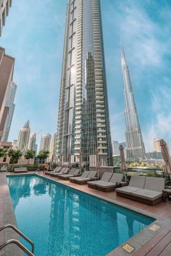 12min-walk Burj Khalifa & Dubai Mall - 2BR 10 Guests, Dubaï