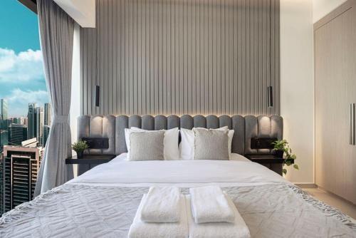 12min-walk Burj Khalifa & Dubai Mall - 2BR 10 Guests, Dubai (photo 10)
