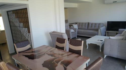 Bodrum sea view flower villa in كيونبابا