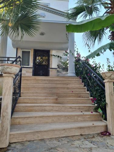 Bodrum sea view flower villa in Koyunbaba