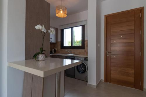 Townhouse Luise - Sunny Escape in Coral Bay, Peyia (Foto 4)