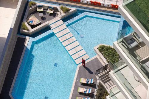 Deluxe 2BR Canal View City Infinity Pool, Dubai (Foto 3)