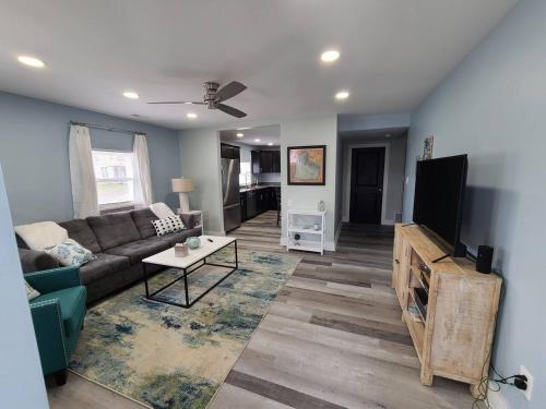 Charlies by the Bay Unit 1 - image 12