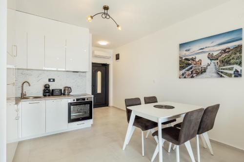 Apartment with Sea View image 10