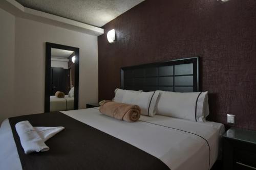 Superior King Room image 5