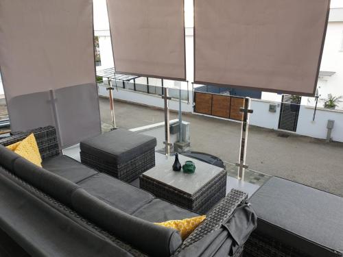 balkon/terras, Apartment SaRa with pool in Sopaljska