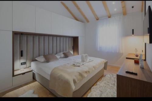 Villa Gold in Karakašica