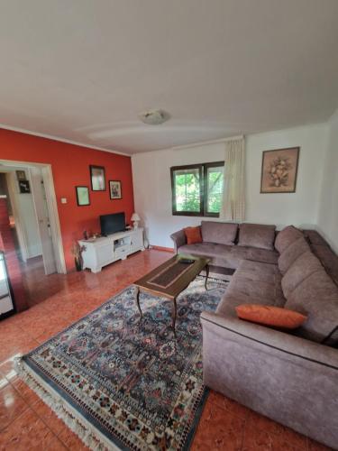 Ivan's Holiday Home in Godinje