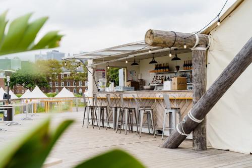 레스토랑, Collective Retreats Governors Island in 바우어리