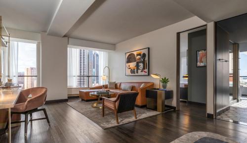 Corner Suite image 10