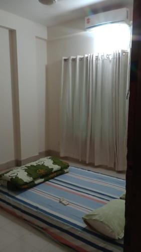 Secured, Comfy 2-Bedroom Apt in B Block, Banasree, Dhaka (foto 5)