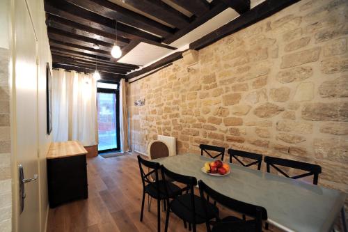 Unique loft apartment in Le Marais - image 10