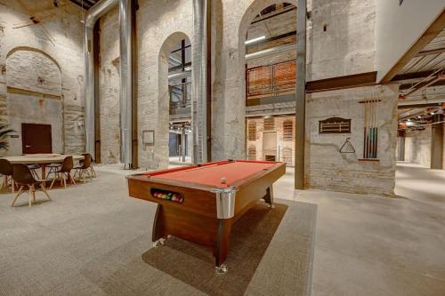 Stunning 1BD near Historic Pabst Brewery - Fiserv in Milwaukee, USA