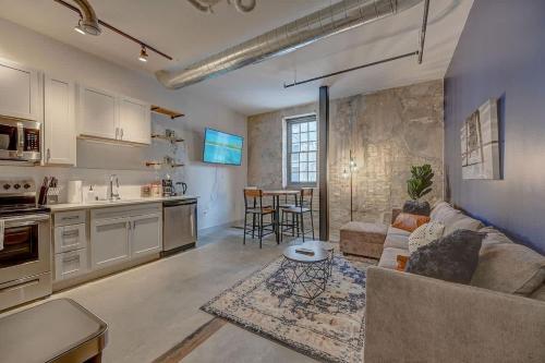 Beautiful 2BD near Historic Pabst Brewery - Fiserv in Milwaukee, USA