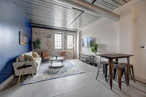 Cozy 1BD near Historic Pabst Brewery - Fiserv in Milwaukee, USA