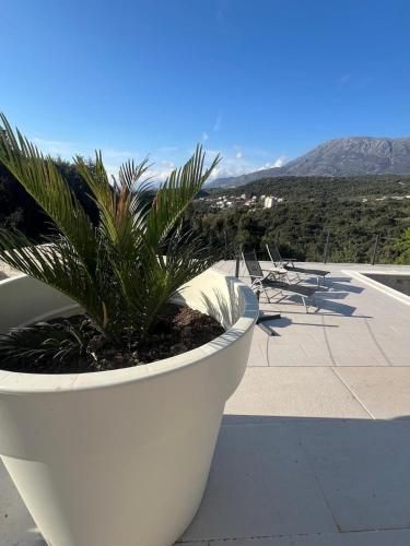 Utjeha Hills with Pool in Utjeha