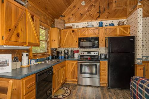 Tiny Pines by Avada Properties, Sevierville (photo 9)