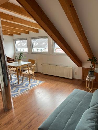 Cozy loft with a view, central, close to tradefair, Düsseldorf (Foto 6)