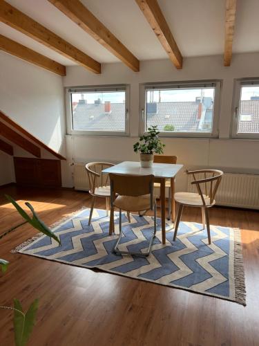 Cozy loft with a view, central, close to tradefair, Düsseldorf (Foto 11)