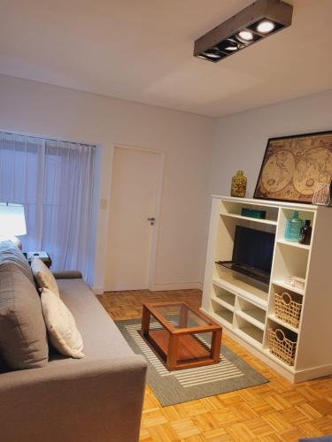 One-Bedroom Apartment image 6