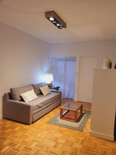 One-Bedroom Apartment image 5