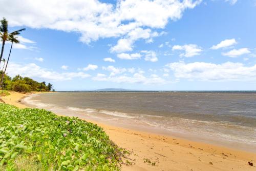 Gorgeous Oceanfront Condo with Spectacular Views! - image 11